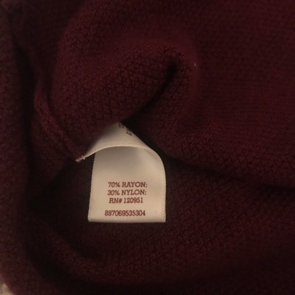 Fitted Burgundy Pullover Sweater with Buttons - Picture 5 of 6